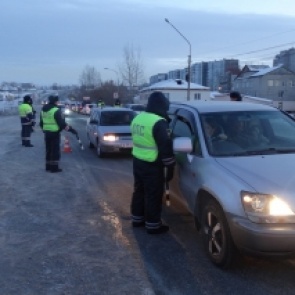 Дорожные полицейские предостерегают автолюбителей от последствий нетрезвого вождения автомобиля