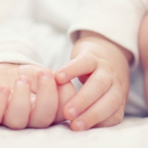 Жительница Боготола выкинула в выгребную яму своего новорожденного ребенка