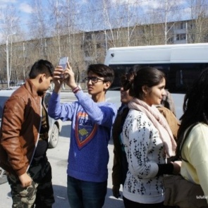 Ачинск с визитом посетила делегация старшеклассников из Индии