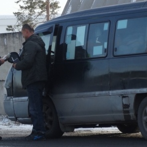 Дорожные полицейские в Ачинске в рамках операции «микроавтобус» проверили более 130 транспортных средств