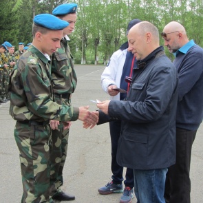 В Ачинске кадетам вручили значки ГТО