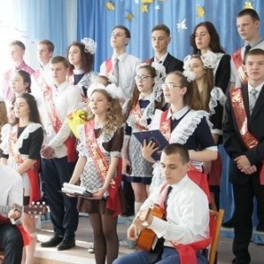 В Ачинске прозвенели последние звонки