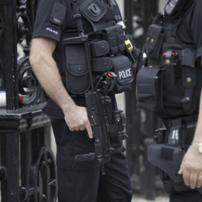 Четырех жителей Лондона обвинили в подготовке терактов