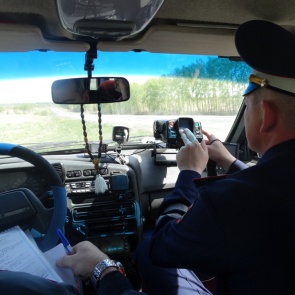 Дорожные полицейские в Ачинске возобновляют контроль за скоростным режимом транспортных средств