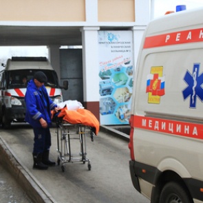 В Госдуме предложили сажать и лишать прав не пропустивших скорую водителей