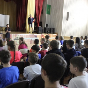 Ачинские полицейские провели встречу с подростками в загородном лагере