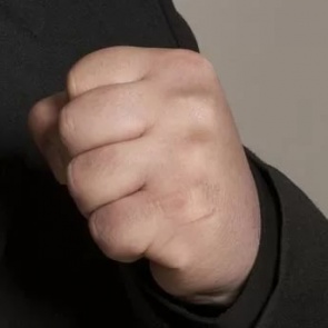 Депутат Тюхтетского райсовета ударил подростка, но отделался символическим штрафом