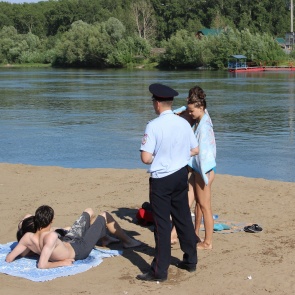 Полицейские продолжают проводить рейды по берегу Чулыма