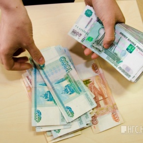 Бывший муж заплатил 50 тысяч за рассылку из ревности интимных фото возлюбленной