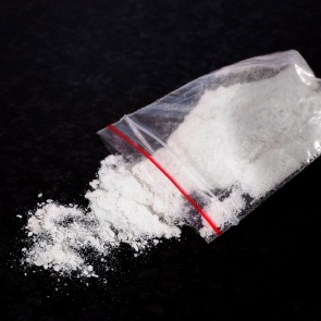 В Ачинске стражами порядка пресечен факт незаконного оборота наркотиков в особо крупном размере