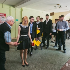 Удалённый с ЕГЭ за инсулиновую помпу школьник из Назарово смог получить аттестат