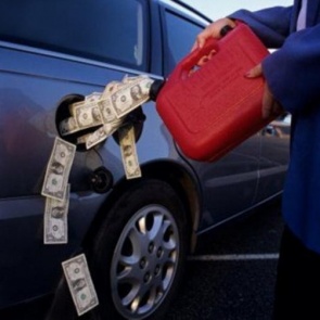 Путин о ценах на бензин: "Они высокие, чтобы не утащили"