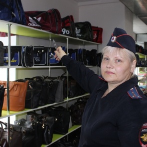 Сотрудники полиции в Ачинске выявили факт реализации контрафактных товаров