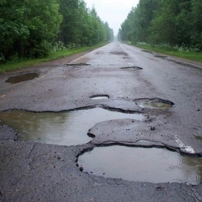 Почему водители не судятся из-за плохих дорог?