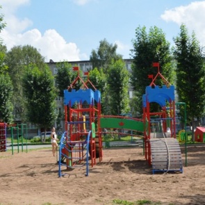 Глава Ачинска проверил ход реконструкции дворов