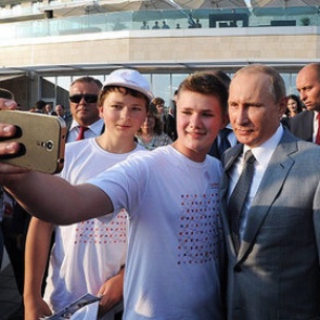 Российская молодежь сочла Путина грамотным и компетентным