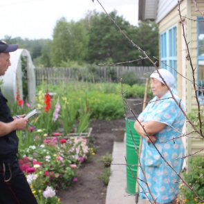 В Ачинске сотрудники полиции навестили дачников