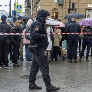 Из-за телефонных террористов во вторник было эвакуировано 100 тысяч россиян