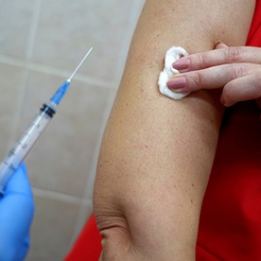 Противовирусную терапию за счет государства получила только треть россиян с ВИЧ