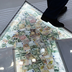 Минфин спрогнозировал курс доллара до 2035 года