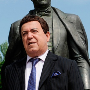 В Забайкалье открыли первый в России памятник Кобзону