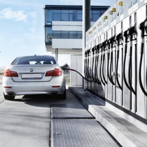 Из чего складывается цена на бензин в России?