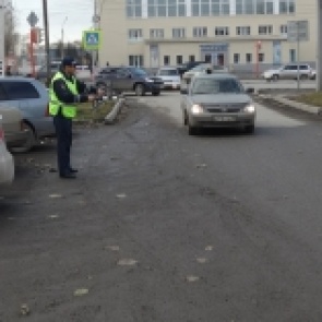 Сотрудники ДПС в Ачинске провели масштабный рейд «Пешеход – Пешеходный переход»