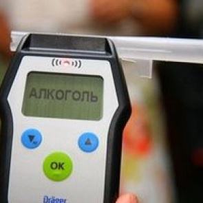 Сотрудники Госавтоинспекции проводят работу по выявлению нетрезвых водителей в Ачинском районе