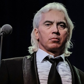 Хворостовский завещал похоронить его в двух местах