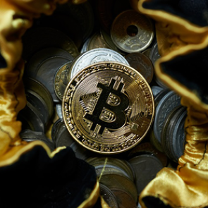 Биткоин за сутки подорожал на 20 процентов и побил новый рекорд