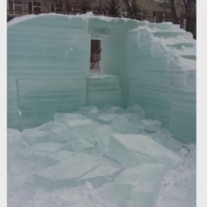 Хулиганы разгромили ледовый городок в Академгородке