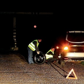 Российских водителей обязали носить светоотражающую одежду