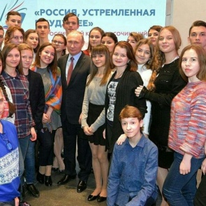 Красноярская школьница написала сочинение о здоровье молодёжи и попала на встречу с Путиным