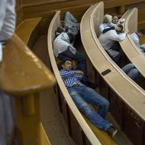 Вузы обвинили в подготовке будущих безработных экономистов и юристов