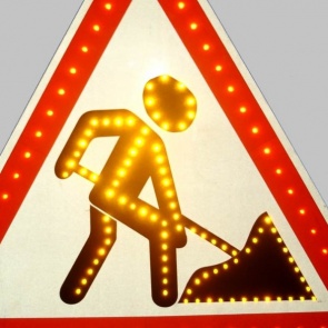 Стыдно, когда не видно! Эксперты предложили «перекрасить» дорожные знаки