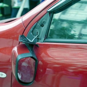 Лишение свободы за разбитое зеркало. К чему может привести дорожный конфликт?