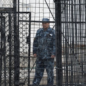 Развращавший 10-летнюю девочку отчим обвинил ребенка в оговоре: проведет в колонии 22 года