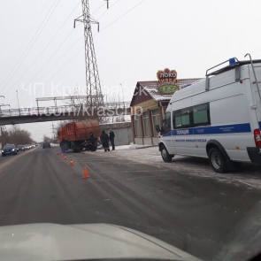 На правобережье Красноярска мусоровоз задавил женщину со странной запиской