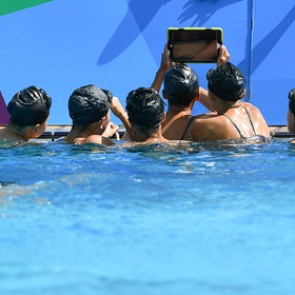 Россияне готовы отказаться от секса и алкоголя ради интернета