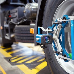 Когда надо делать регулировку развала-схождения колес?