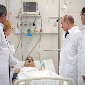 Путин посетил пострадавших при пожаре в Кемерове