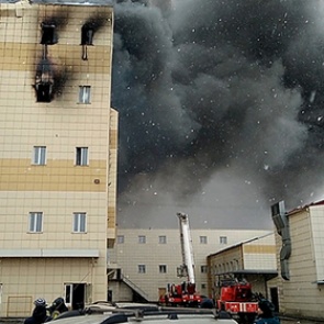 Число пострадавших от пожара в кемеровском ТЦ возросло
