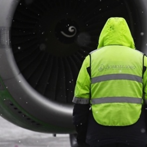 В Домодедово на взлете задымился пассажирский самолет