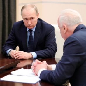 Путин поручил Бастрыкину выслушать родственников погибших