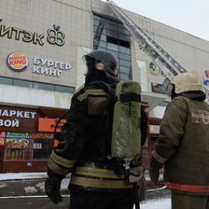 Тушивший пожар в ТЦ «Зимняя вишня» спасатель объяснил действия коллег