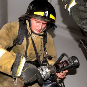 В Тюмени загорелся детский магазин