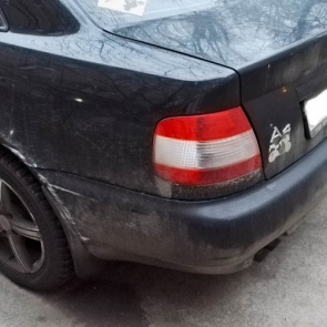 Зацепил припаркованный во дворе автомобиль, хозяин не объявляется. Что делать?