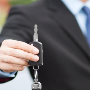 Законно ли привлекать к управлению авто 'трезвого водителя', если он не вписан в полис ОСАГО?