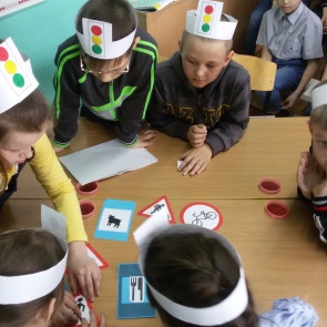 Ачинские школьники прошли дорожный лабиринт