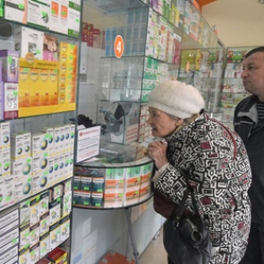 Россиян задумали лишить льготных цен на лекарства и еду